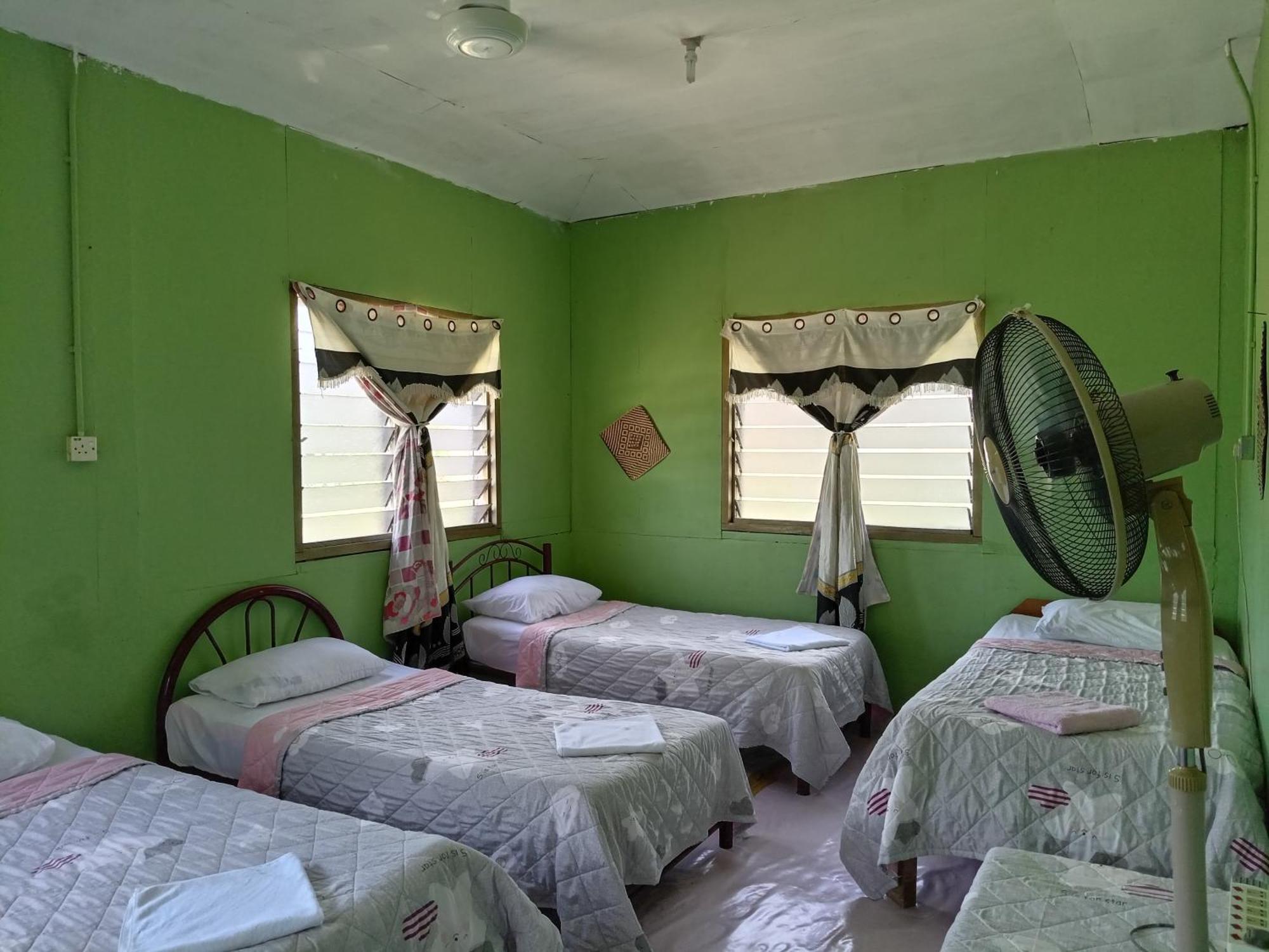 Mulu D Cave Homestay Exterior foto